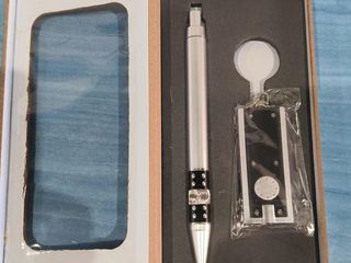 Set regalo (boligrafo+linterna)