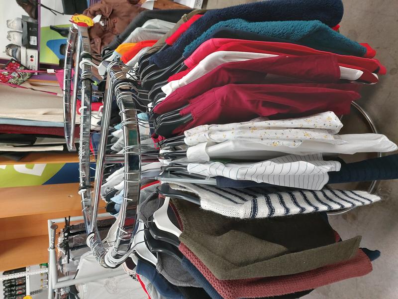 Lote 2000 prendas ropa nueva con etiquetas - COMPRAR LOTES