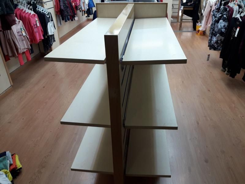 Venta liquidación de mobiliario de tienda de infantil COMPRAR LOTES