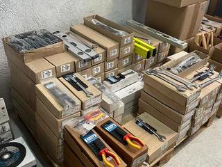 Herramientas y ropa de trabajo ...