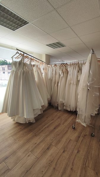 Liquidación cierre de temporada vestidos de novia 36 unidades