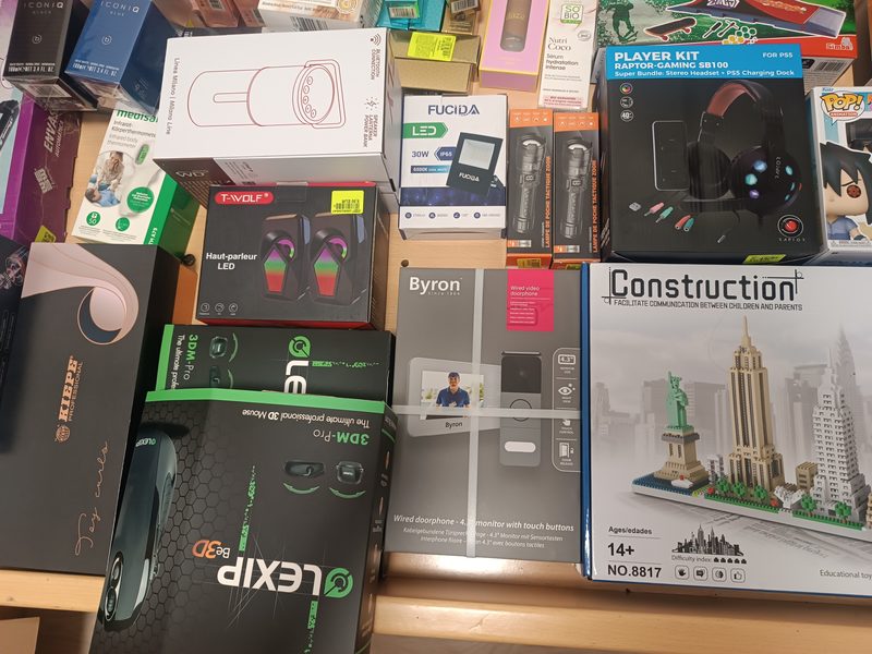 Lote 1000 un. electronica, cosmética, bazar y mas