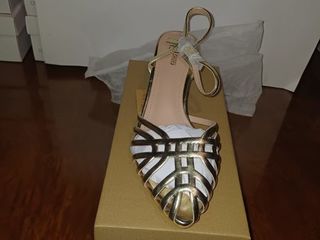 11 pares de calzado de mujer r-22 – gold – tallas 36 a 40
