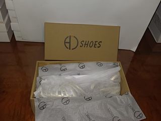 11 pares de calzado de mujer r-22 – gold – tallas 36 a 40
