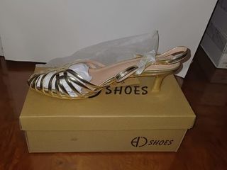 11 pares de calzado de mujer r-22 – gold – tallas 36 a 40