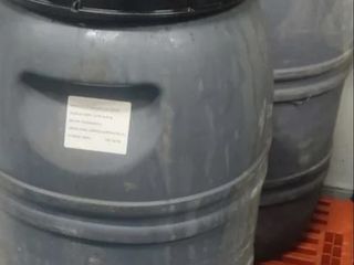 50 bidóns herméticos de 225l