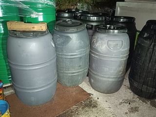 50 bidóns herméticos de 225l