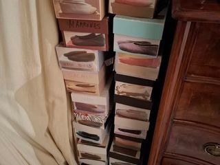 Lote de 40 pares de zapatos del número 37